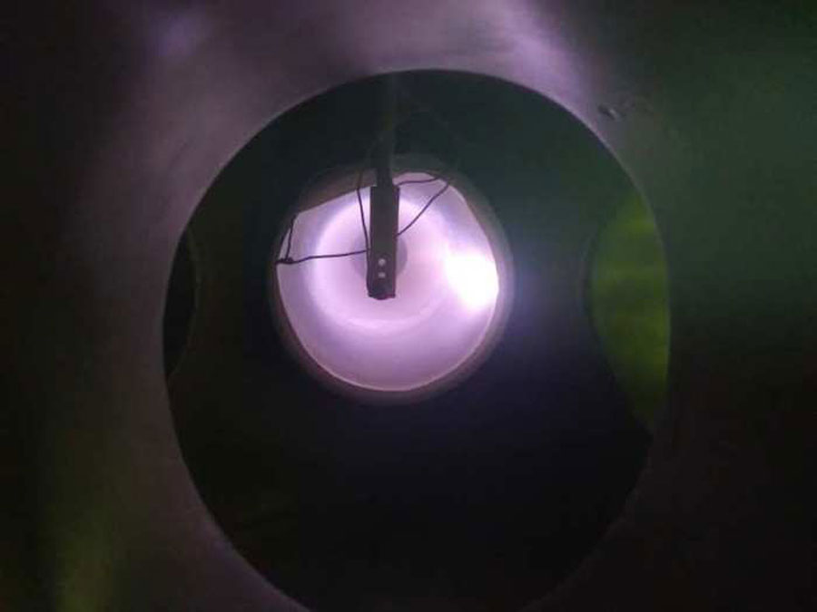 Localized glow region, the complex space charge configuration, near cathode surface with application of ~28G magnetic field <br/>CREDIT: Shaw et al/AIP Publishing Localized glow region, the complex space charge configuration, near cathode surface with application of ~28G magnetic field Credit: Shaw et al/AIP Publishing