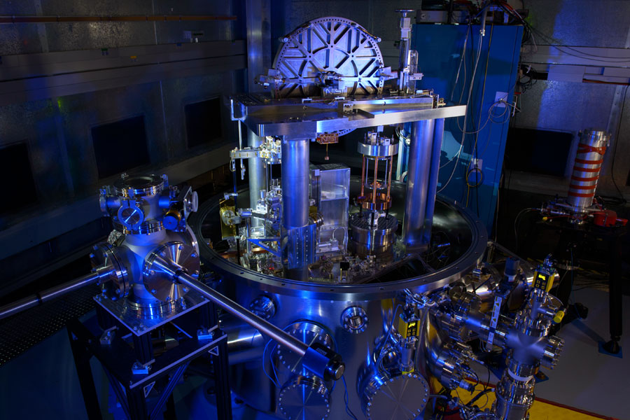 The NIST-4 watt balance. The instrument recently took its first full measurements of Planck’s constant, an important step toward redefining the kilogram. <br/>CREDIT: Jennifer Lauren Lee/NIST PML The NIST-4 watt balance. The instrument recently took its first full measurements of Planck’s constant, an important step toward redefining the kilogram. Credit: Jennifer Lauren Lee/NIST PML