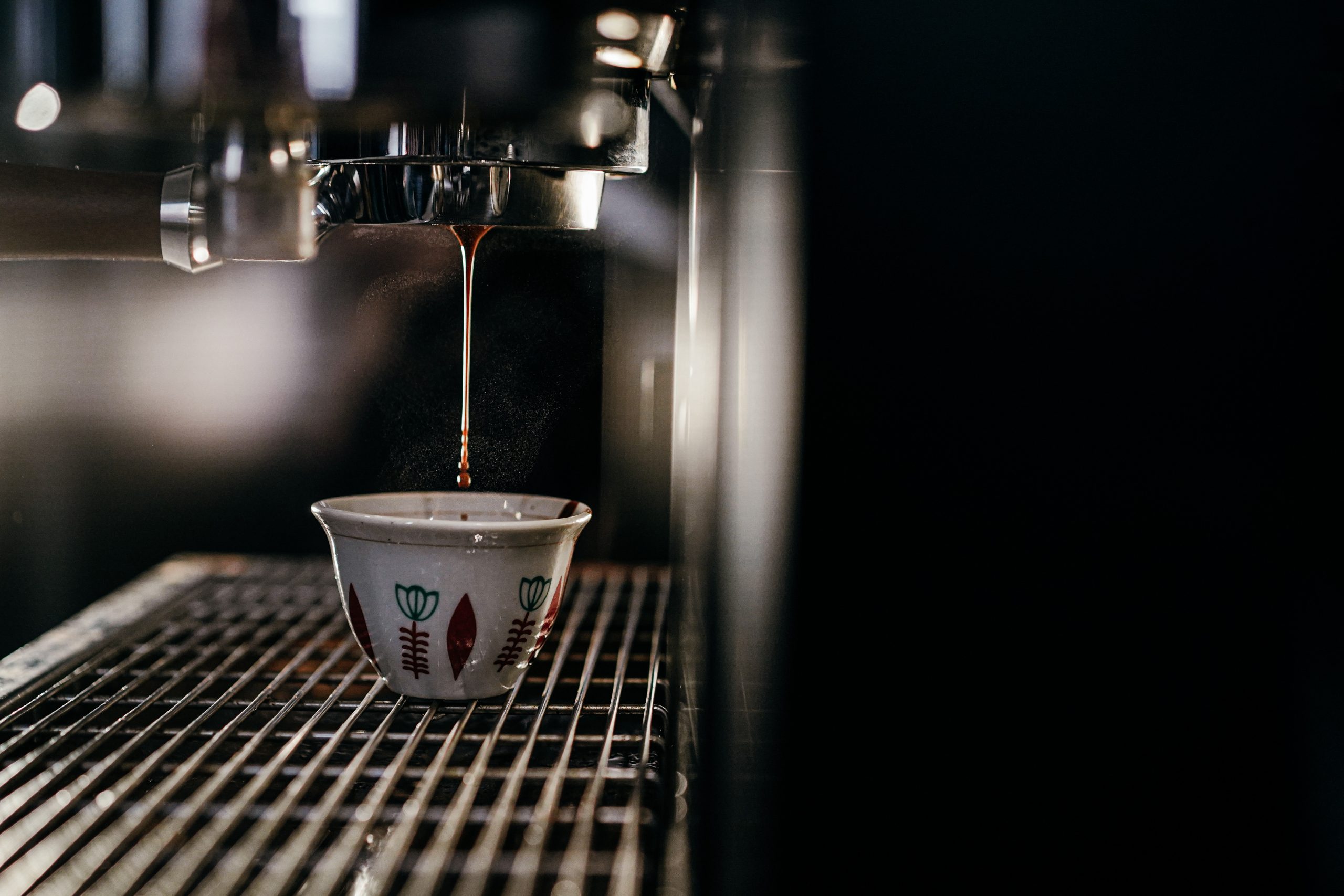 The researchers brewed hundreds of cups of espresso to create a mathematical model of the relationship between pressure and flow rate through coffee grounds. Credit: Mirek Kaźmierczak